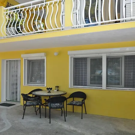 Spacious Modern With Big Patio And Sea View Slatine