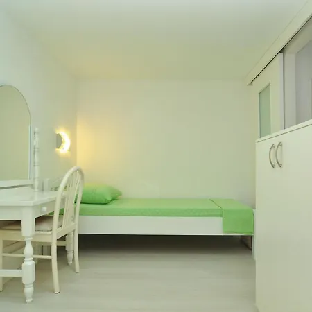 Spacious Modern With Big Patio And Sea View Apartment *