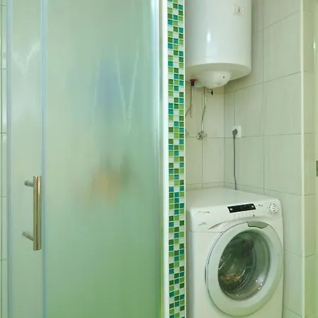 Апартаменты Spacious Modern With Big Patio And Sea View Слатине