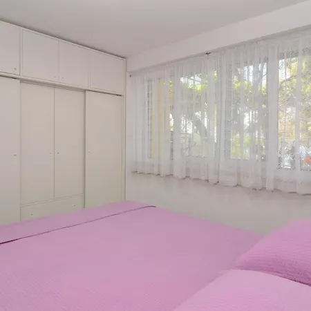 Spacious Modern With Big Patio And Sea View Апартаменты Слатине