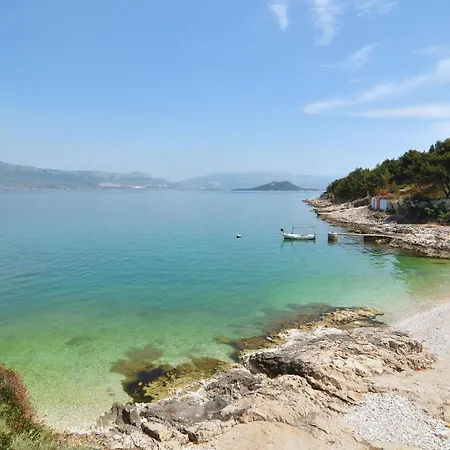 Spacious Modern With Big Patio And Sea View