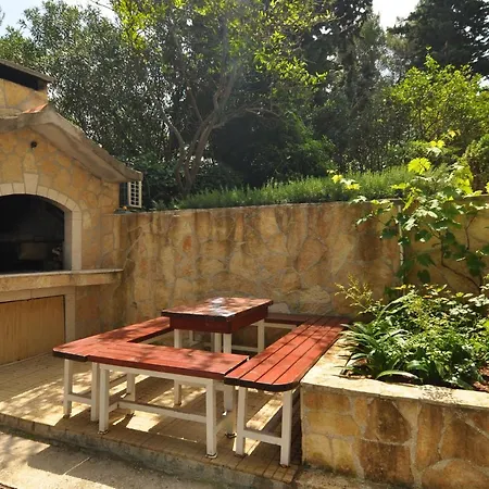 Spacious Modern With Big Patio And Sea View