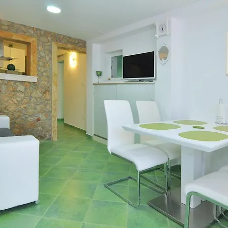 Spacious Modern With Big Patio And Sea View Апартаменты