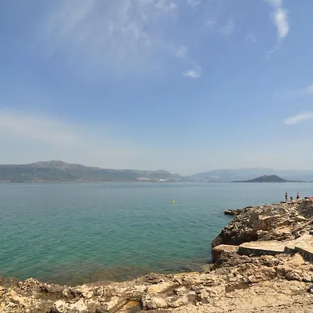 Spacious Modern With Big Patio And Sea View * Слатине